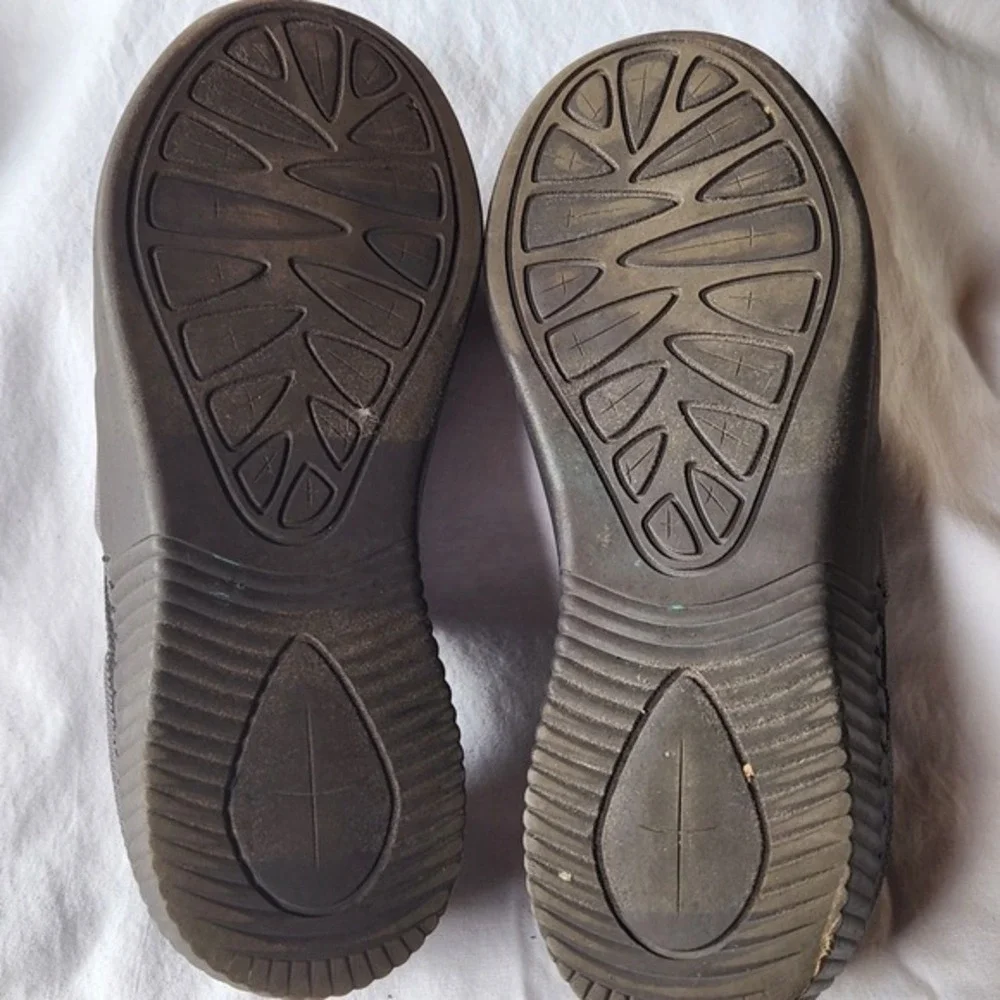 Dearfoams Comfort Womens Grey Knit Crisscross‎ Slip On Sneakers Shoes Size 6